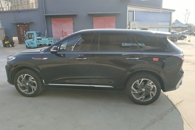 红旗HS3 PHEV 2024款 PHEV 115km 劲为版车身外观6003