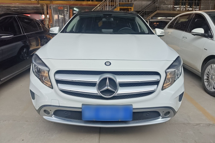 奔驰GLA 2016款 GLA 200 动感型车身外观2