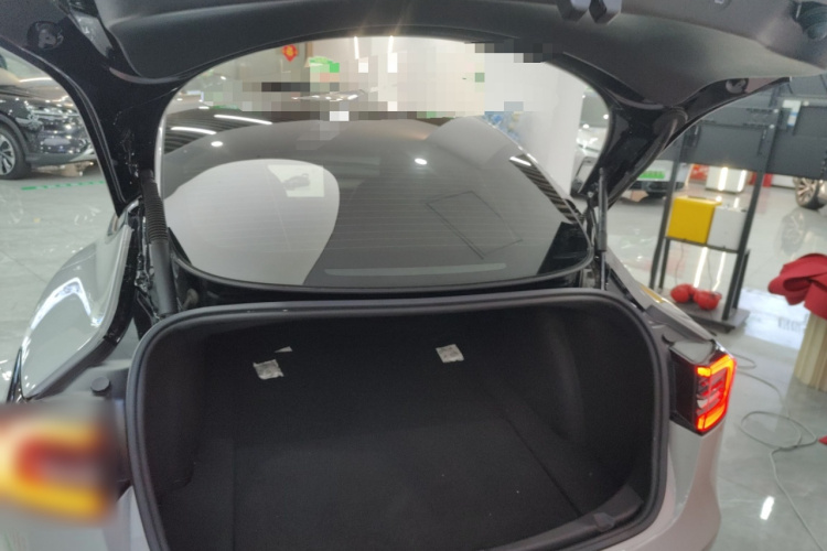 特斯拉 Model 3 2022款 后轮驱动版机舱底盘23