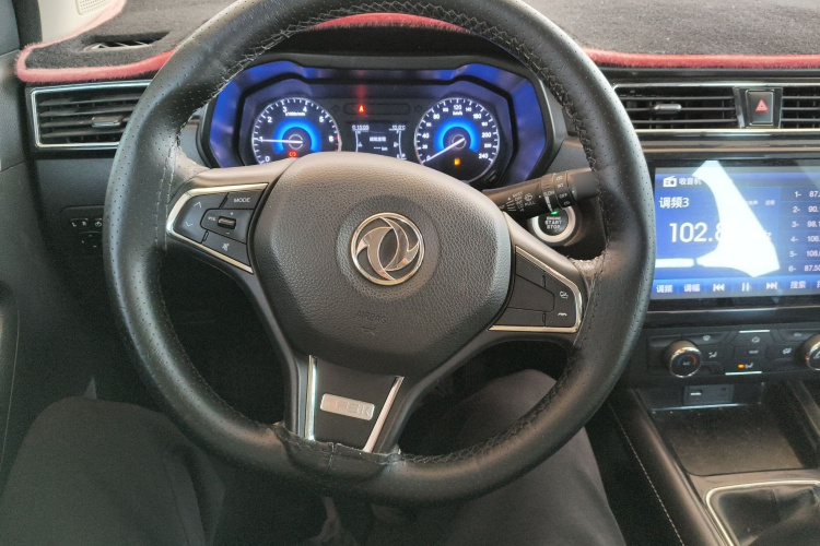 东风风光 风光580 2017款 1.5T 手动豪华型中控内饰13