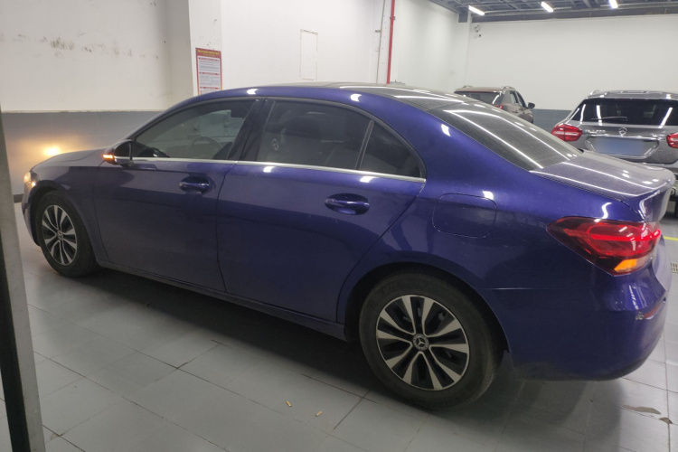 奔驰A级 2020款 A 180 L车身外观4