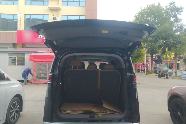 腾势D9 2022款 DM-i 1040 尊贵型机舱底盘23