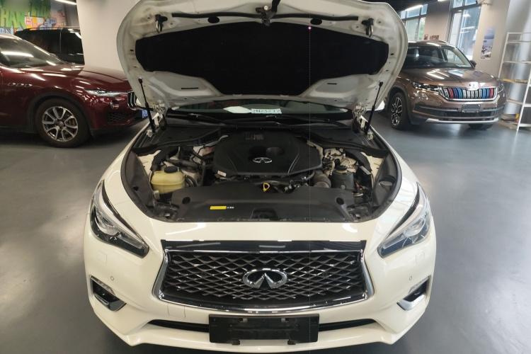 英菲尼迪Q50L 2018款 2.0T 逸享版 国V机舱底盘24