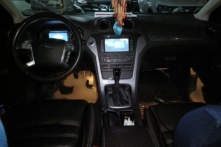 福特 蒙迪欧-致胜 2011款 2.0L GTDi240豪华运动型中控内饰7002