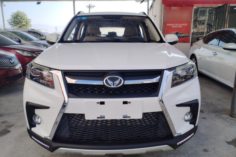 北汽幻速S5 2017款 1.3T 手动尊贵型车身外观2