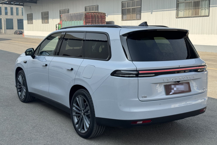 零跑汽车 零跑C16 2026款 增程 280激光雷达智尊版 5座车身外观6005