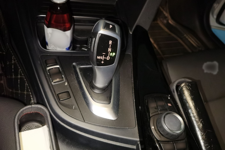 宝马3系 2017款 320Li 时尚型局部细节18