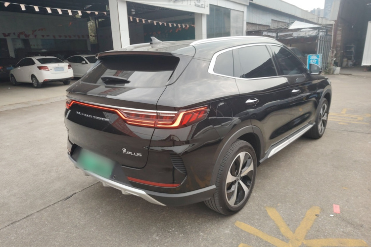 比亚迪 宋PLUS新能源 2021款 EV 旗舰型车身外观6005