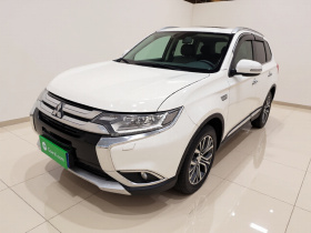 三菱 欧蓝德 2016款 2.4L 四驱豪华版 7座