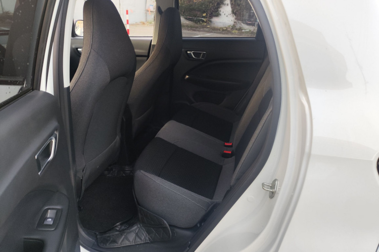 零跑汽车 零跑T03 2021款 400舒适版中控内饰7012