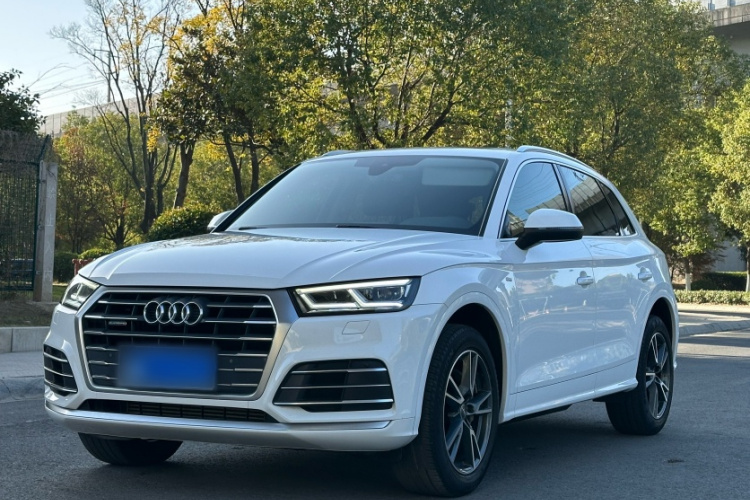 奥迪Q5L 2020款 40 TFSI 荣享时尚型车身外观1