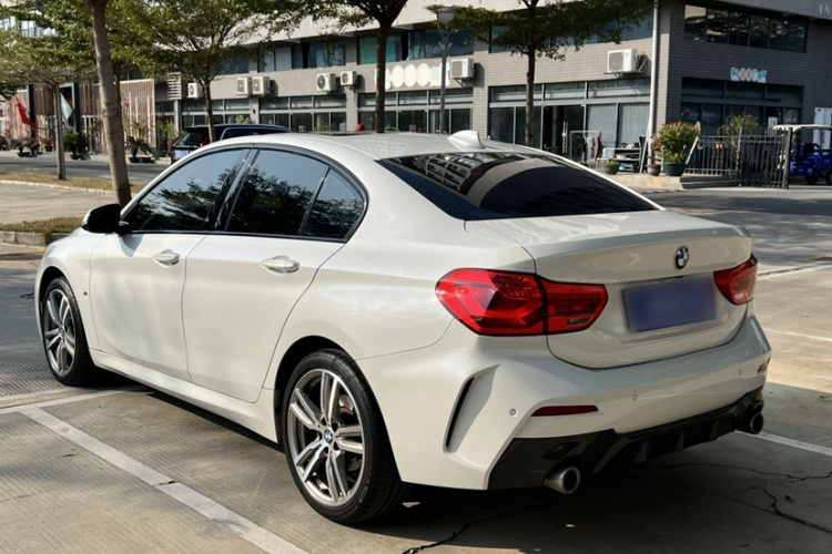 宝马1系 2020款 125i 领先型M运动套装车身外观6002