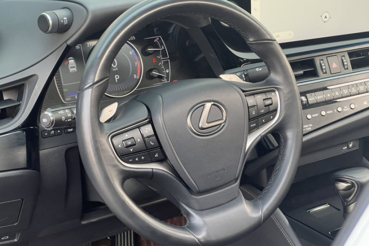 雷克萨斯ES 2022款 200 卓越版局部细节13