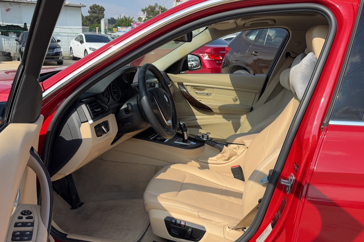 宝马3系 2013款 320Li 豪华设计套装中控内饰7003