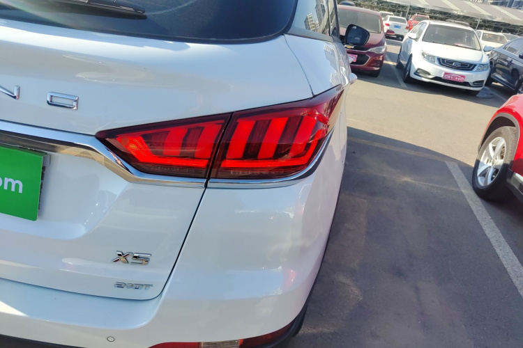 北京汽车 北京X5 2020款 1.5T 手动进取版 国VI车身外观9