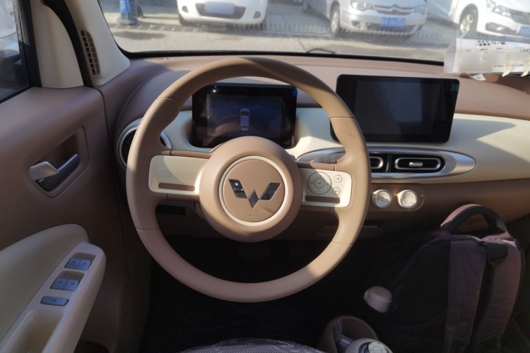 五菱汽车 宏光MINIEV 2025款 四门版 臻享+款中控内饰13