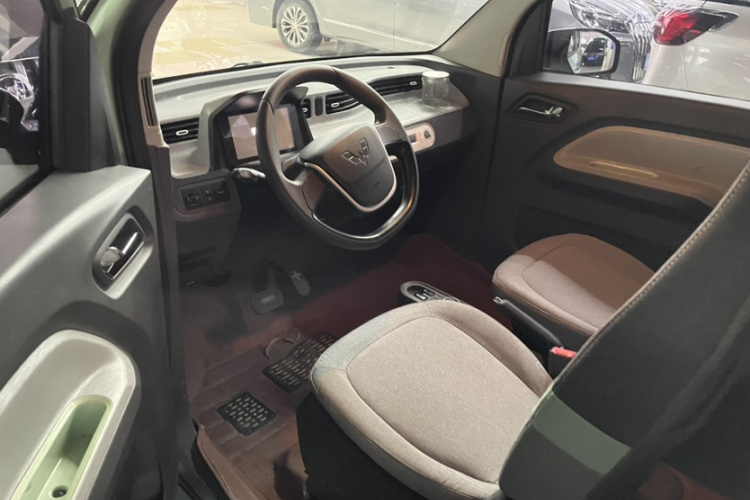 五菱汽车 宏光MINIEV 2022款 马卡龙臻享款 磷酸铁锂中控内饰7004