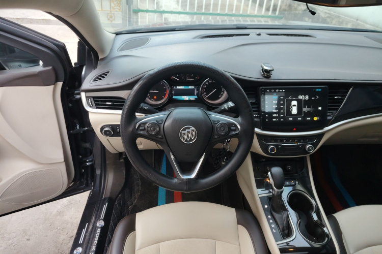 别克 威朗 2015款 三厢 15S 自动领先型中控内饰13