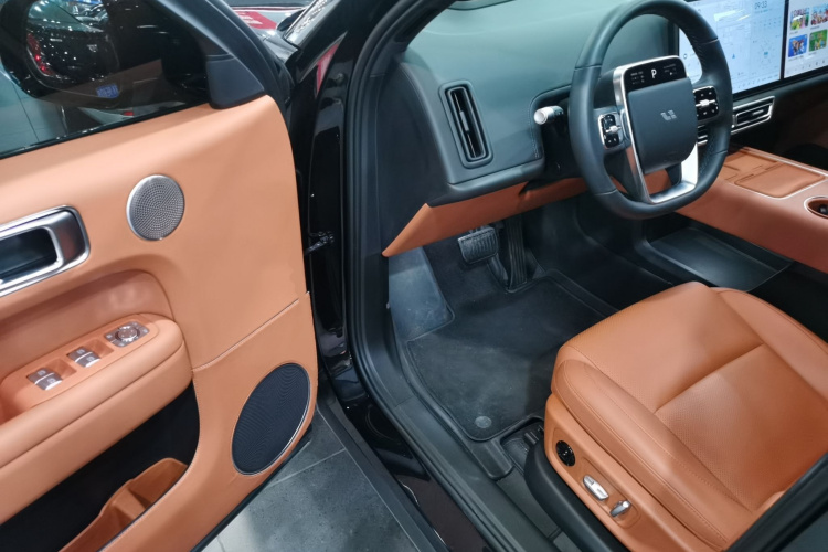 理想汽车 理想L6 2024款 Max中控内饰7003