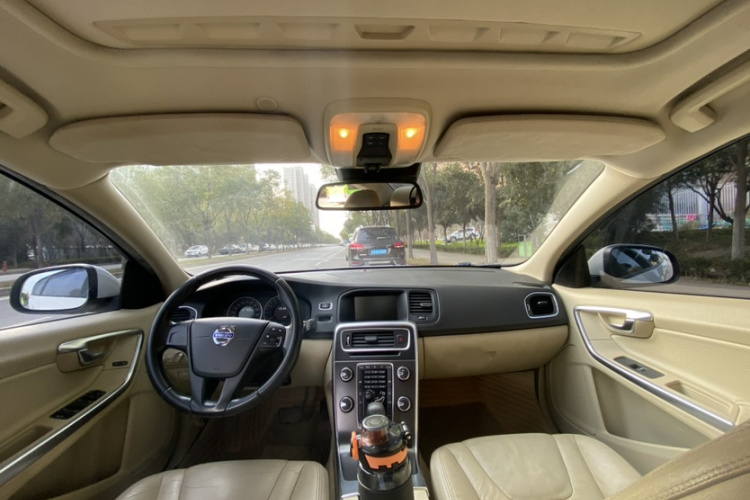 沃尔沃S60(进口) 2012款 1.6T DRIVe 舒适版中控内饰7006