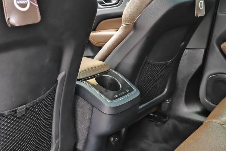 沃尔沃XC60 2022款 B5 四驱智逸豪华版中控内饰7001