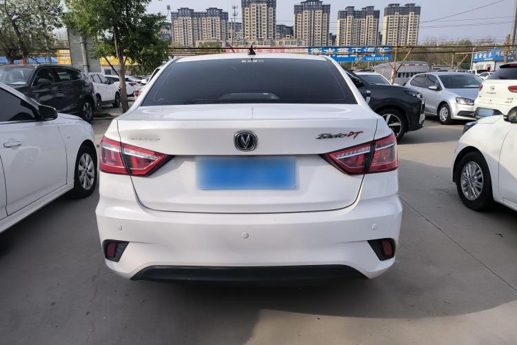 长安 逸动DT 2018款 1.6L 手动舒享型车身外观6004