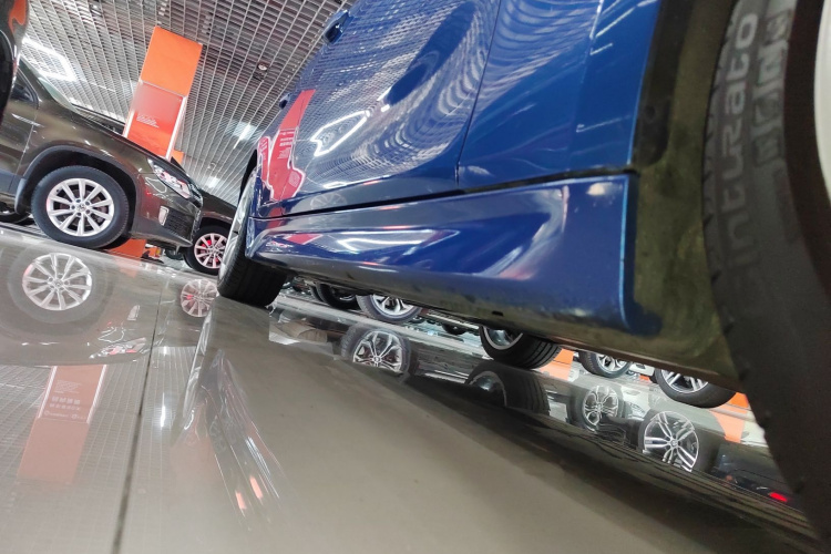 宝马3系 2018款 320i M运动套装局部细节9001