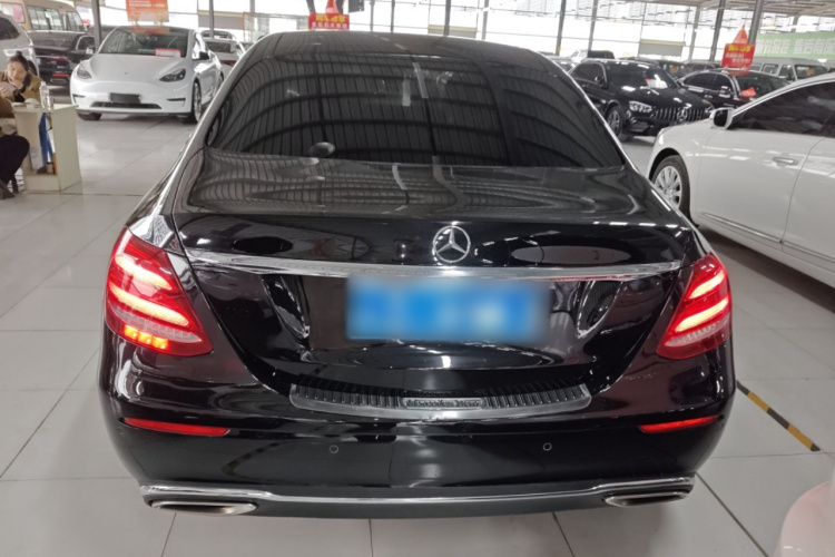 奔驰E级 2016款 E 200 L车身外观6