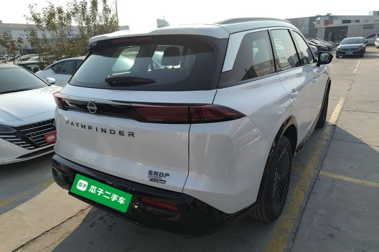 日产 探陆 2024款 380VC-TURBO 四驱智尊版 6座车身外观7