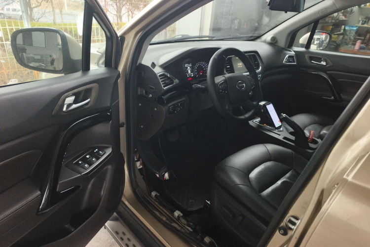 广汽传祺 传祺GS4 2015款 200T G-DCT豪华版中控内饰7003