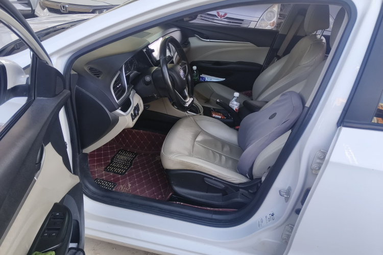 别克 英朗 2018款 15T 双离合精英型 国V中控内饰19