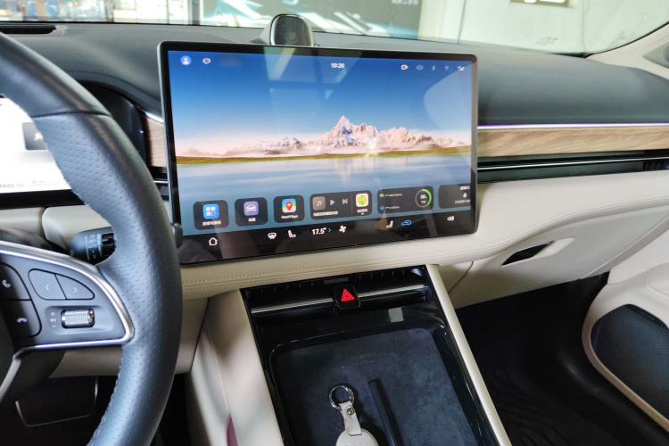 鸿蒙智行 问界M5 2023款 增程后驱标准版中控内饰7002