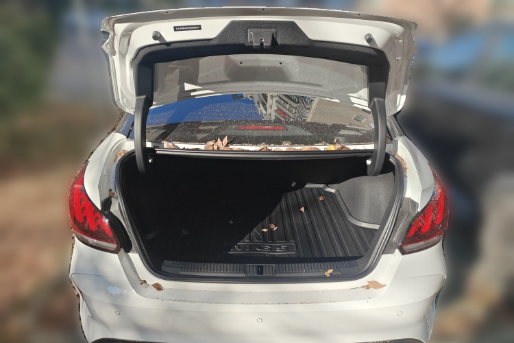 名爵 MG5 2023款 180DVVT 手动风尚版中控内饰23