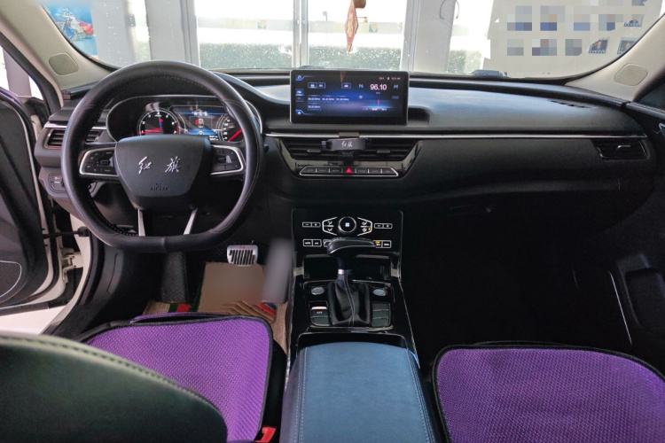 红旗H5 2018款 30TD 型动版中控内饰7002