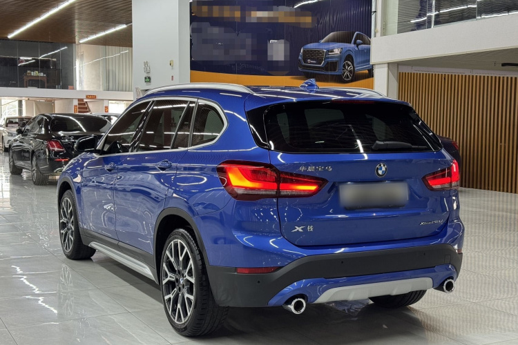 宝马X1 2020款 xDrive25Li 尊享型车身外观6008