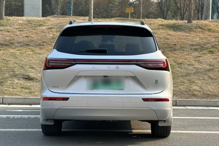 鸿蒙智行 问界M7 2024款 1.5T 智驾四驱Max版 5座车身外观6004