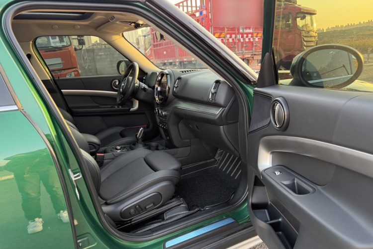 MINI Countryman 2021款 1.5T COOPER 鉴赏家中控内饰7009