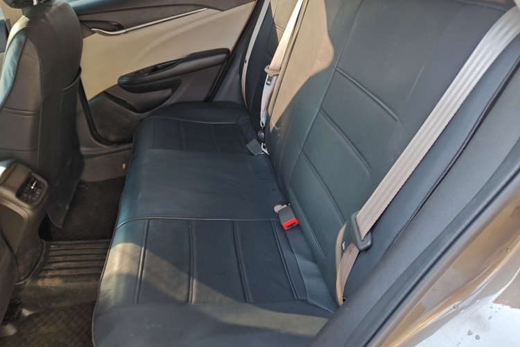 别克 英朗 2015款 15N 自动精英型中控内饰21