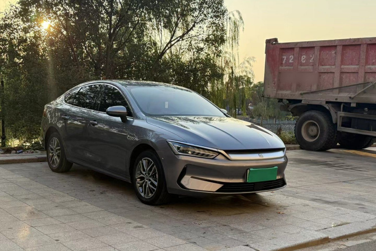 比亚迪 秦PLUS 2024款 荣耀版 EV 420KM领先型车身外观6002