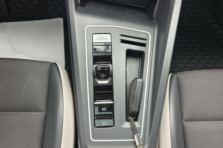 大众 高尔夫 2021款 280TSI DSG Pro中控内饰7008