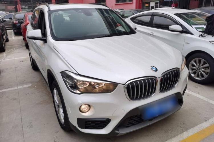 宝马X1 2016款 sDrive18Li 时尚型车身外观3