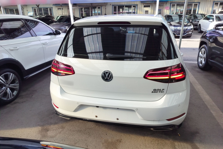 大众 高尔夫 2018款 280TSI 自动R-Line型车身外观6
