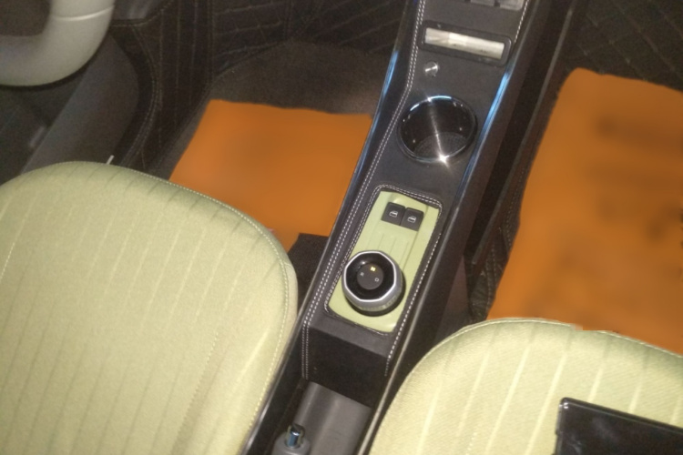 吉利银河 2024款 熊猫mini 200km 耐力熊局部细节18