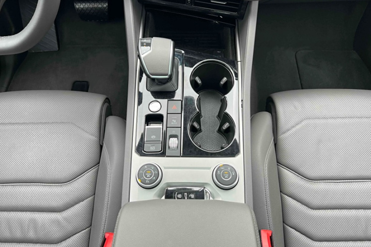 大众 途锐 2020款 3.0TSI 锐享版 国VI中控内饰7002