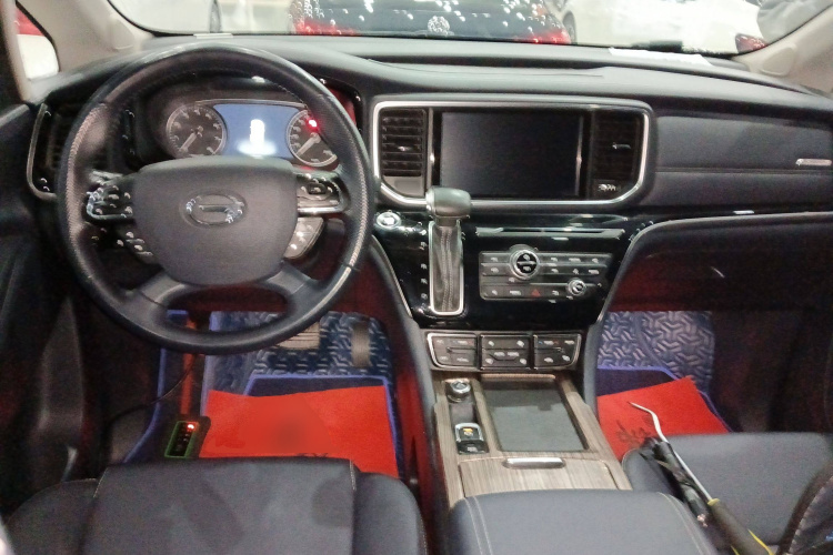 广汽传祺 传祺M8 2018款 320T 尊享版中控内饰7002