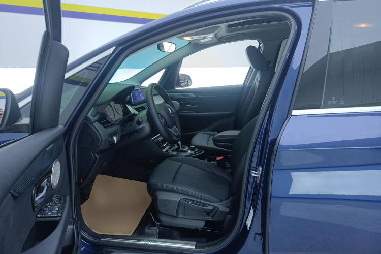 宝马2系多功能旅行车 2018款 220i 领先型中控内饰19