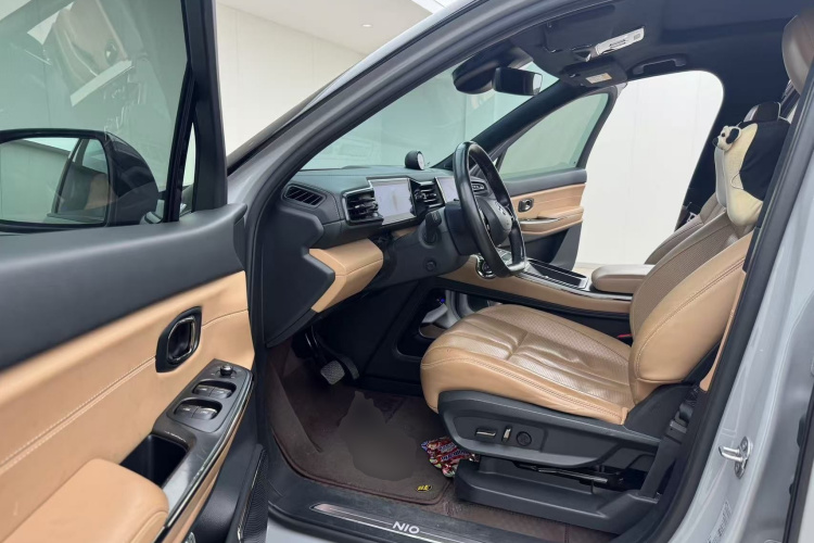 蔚来ES8 2022款 100kWh 签名版 六座中控内饰19