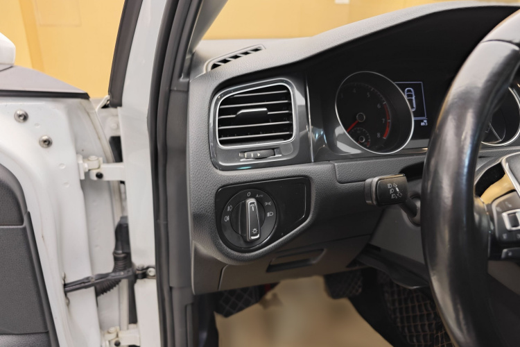 大众 高尔夫 2018款  230TSI 自动豪华型中控内饰7002