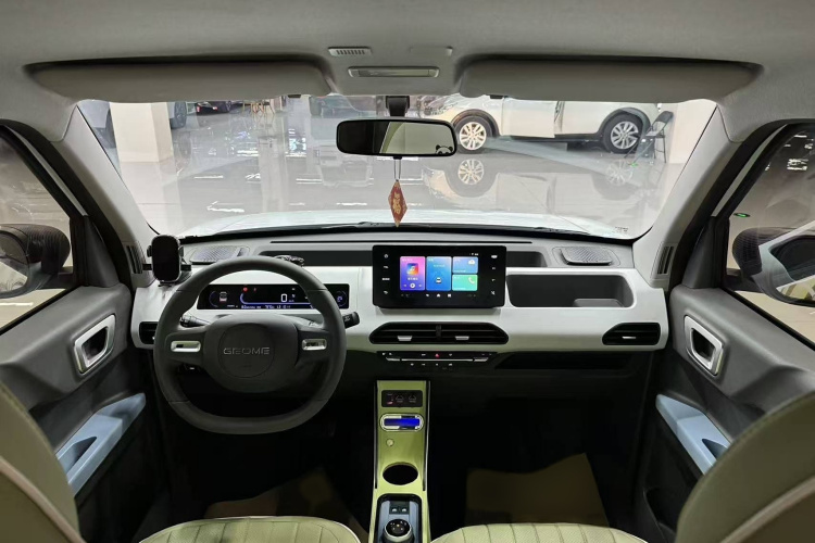 吉利银河 2024款 熊猫mini 200km 龙腾版中控内饰7005