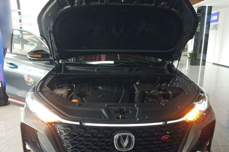 长安CS75 PLUS 2020款 1.5T 自动尊贵型机舱底盘24